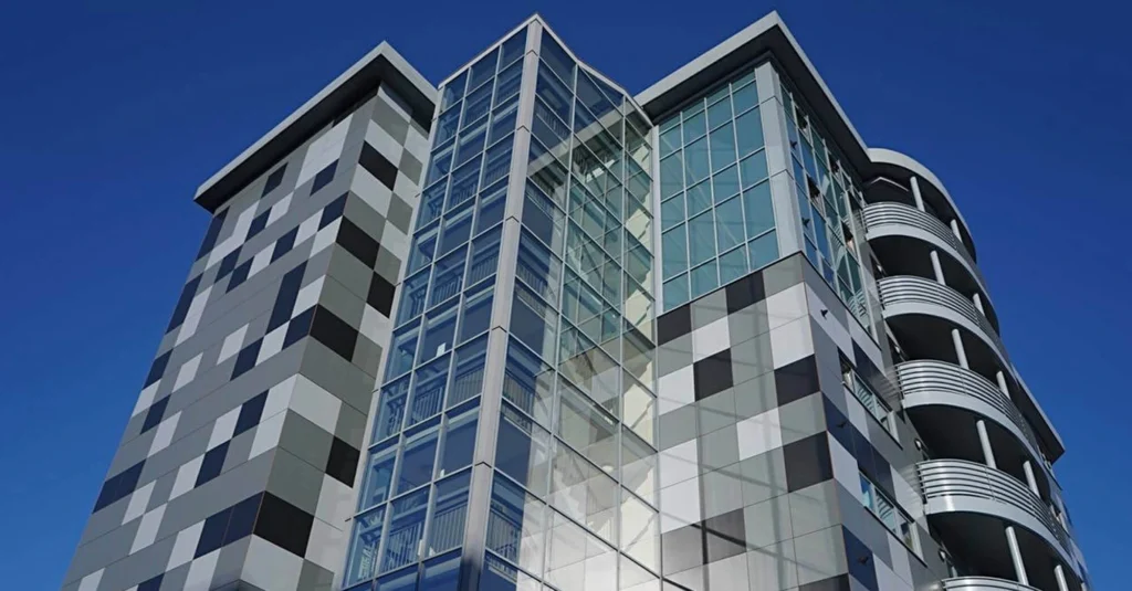 HITECH FACADES mainhero